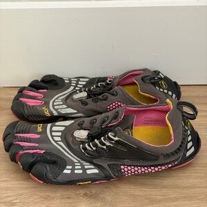 Vibram FiveFingers Black and Pink Toe Shoes